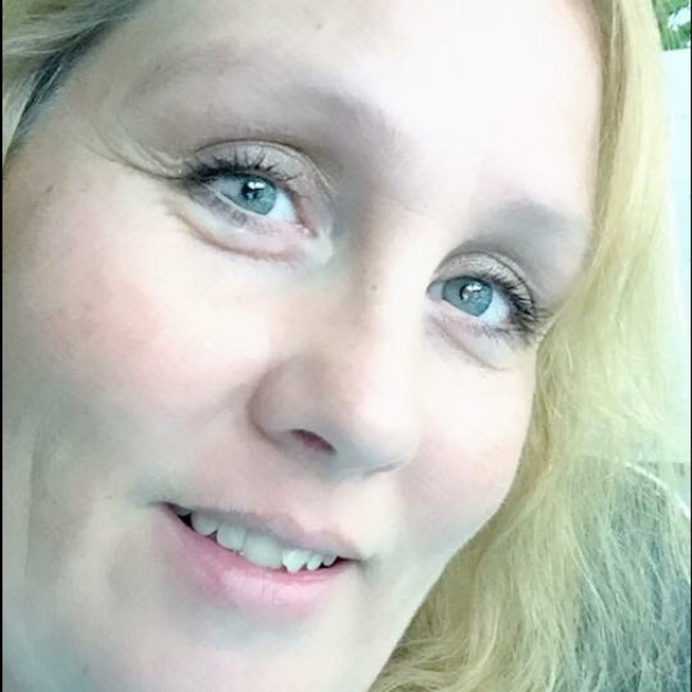 Meet your Posher, Denise